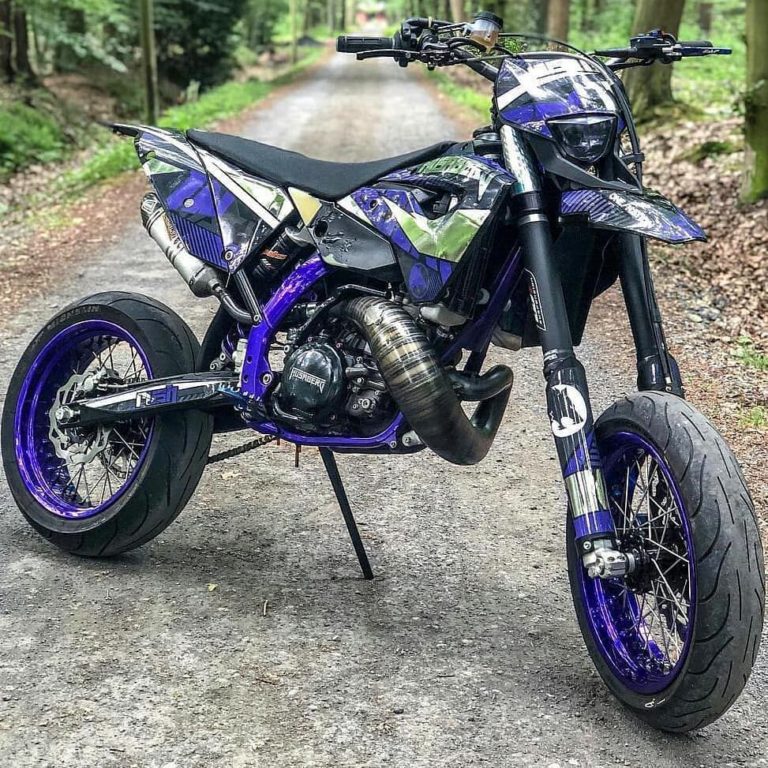 Supermoto – Supermoto models, conversions and riding gear.
